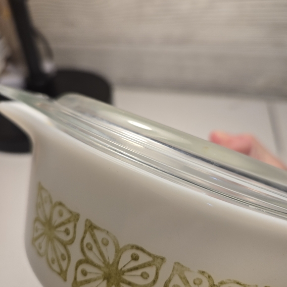 Pyrex Vintage Green Verde Square Flowers Casserole Bowl 472 1 1/2 Pint w/Lid - Picture 5 of 10